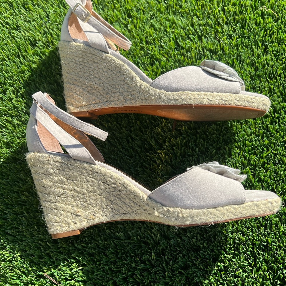 ELLLEN TRACY Wedged Heeled - Picture 4 of 9